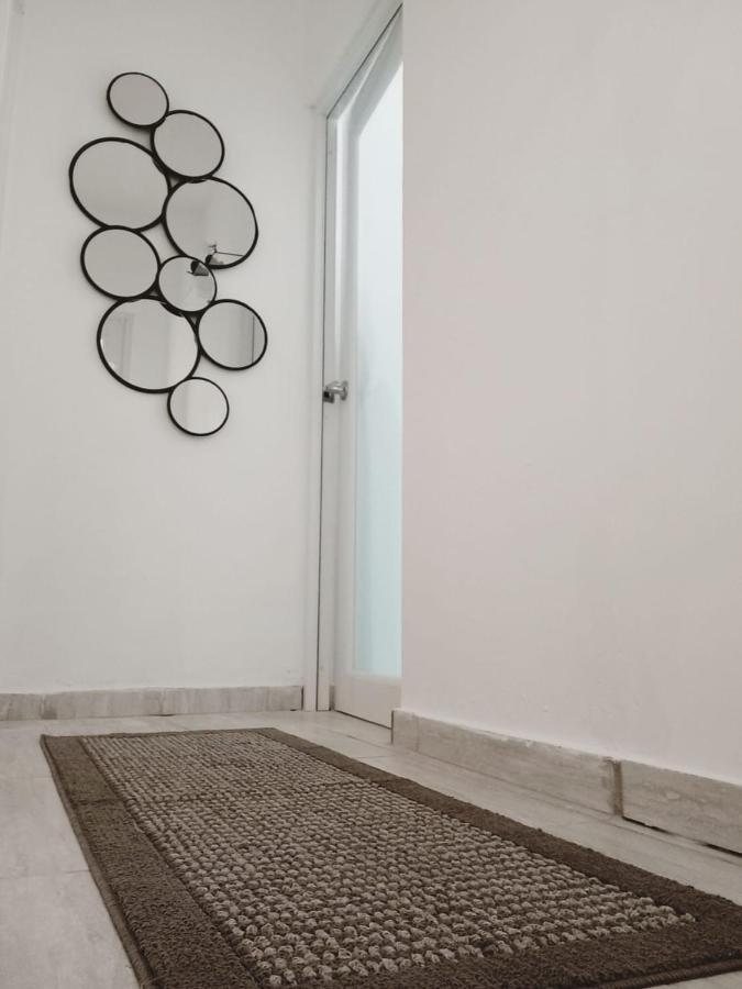 Urban Lodgings Two @ Roosevelt 457 San Juan Esterno foto